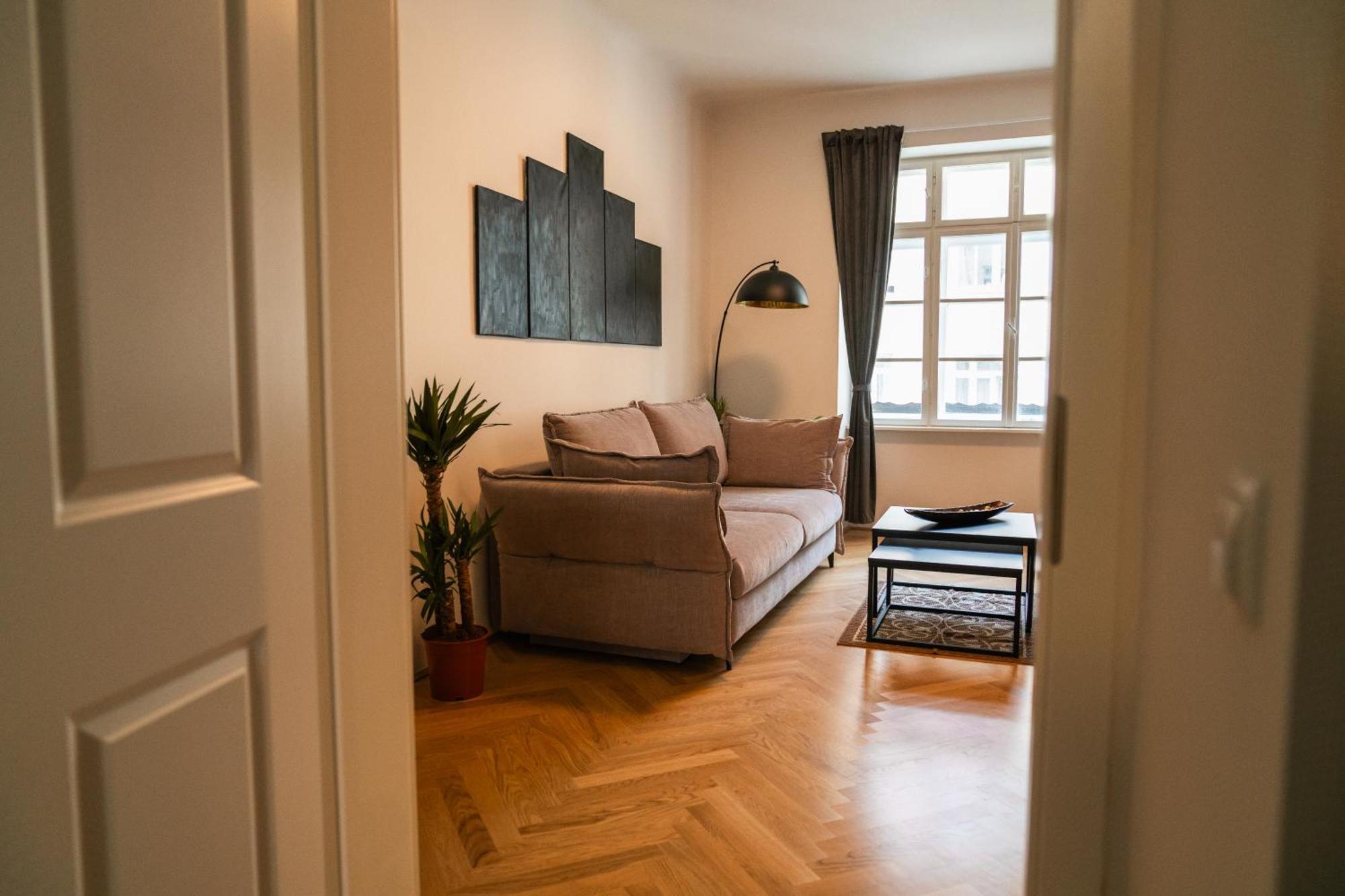 City: Live, Work, Play Apartment Wien